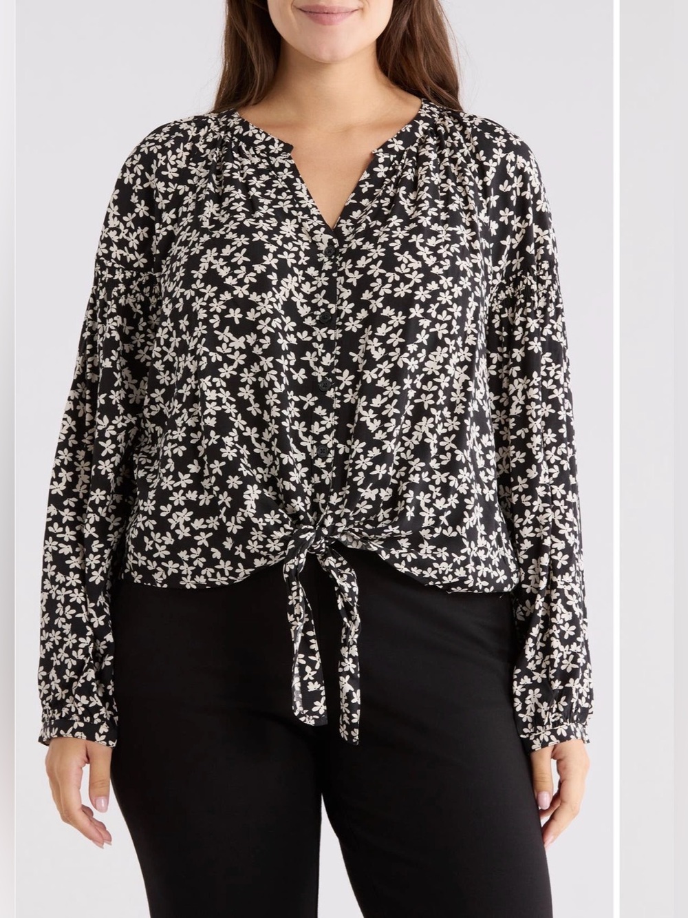 Sanctuary Tie front blouse in black and cream Size: 1X